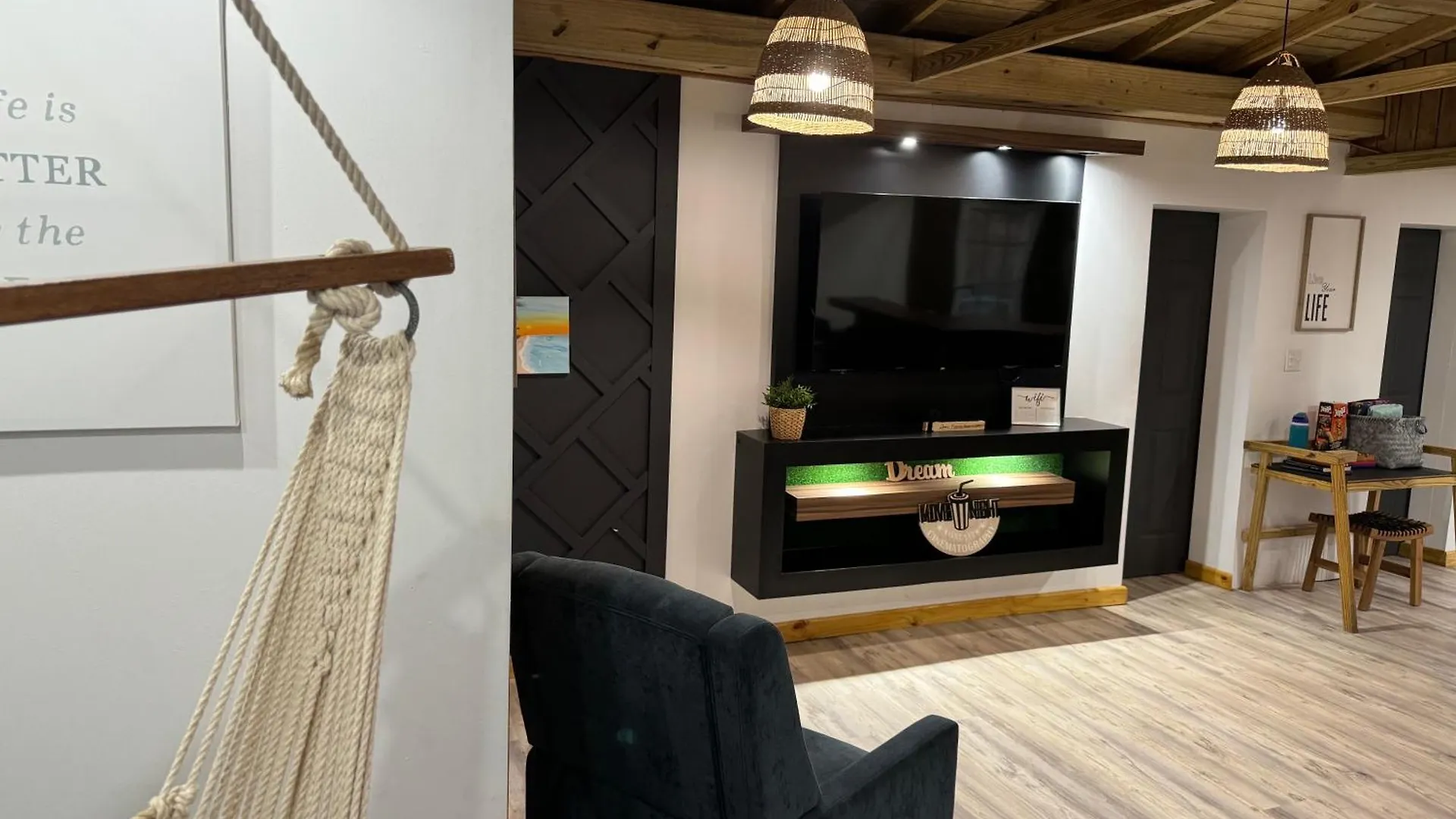 Vss Beach House - A Beachfront Paradise In أريسيبو